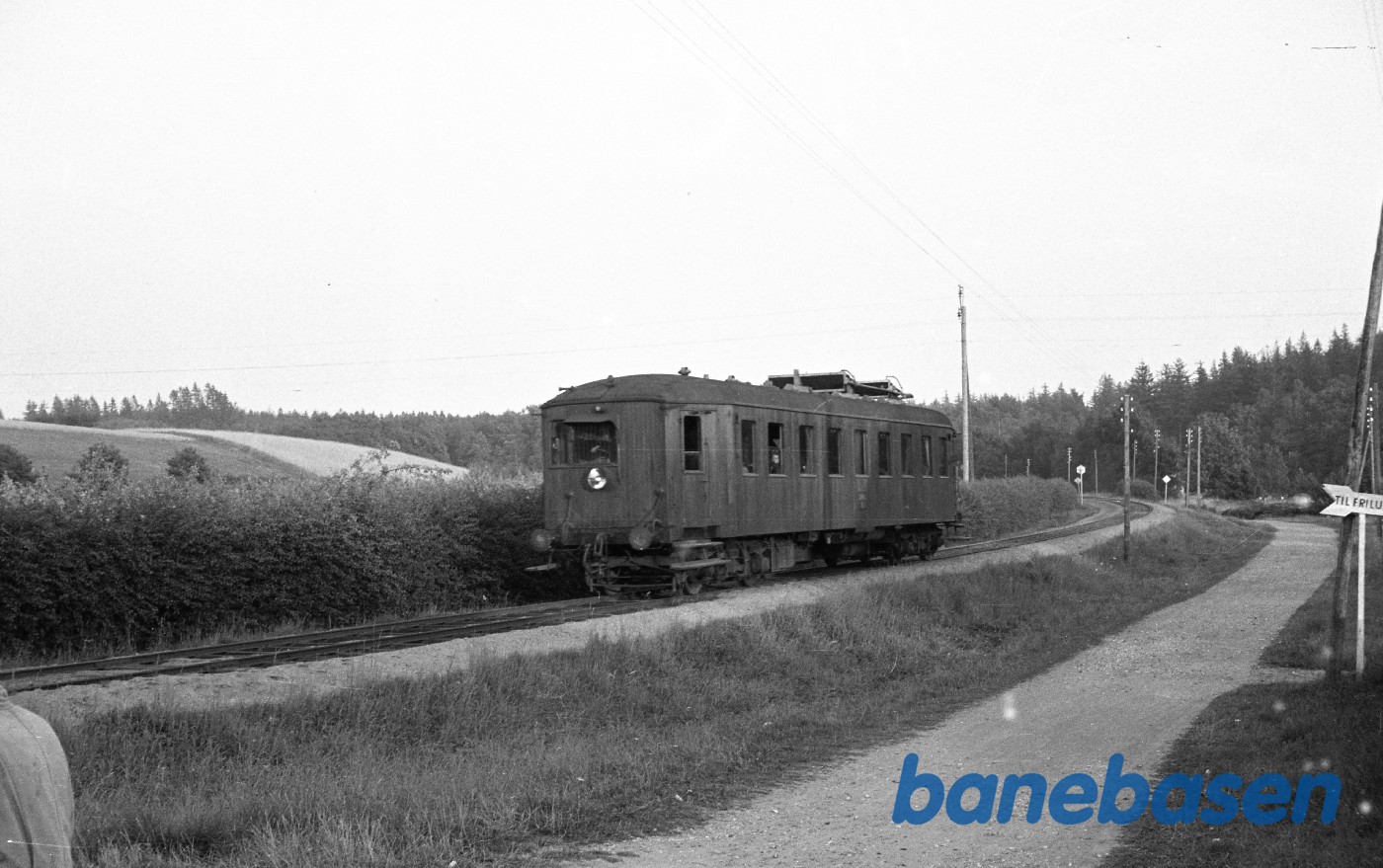 OKMJ MH 11 under indkørsel fra Odense OKMJ MH 11 under indkørsel fra Odense