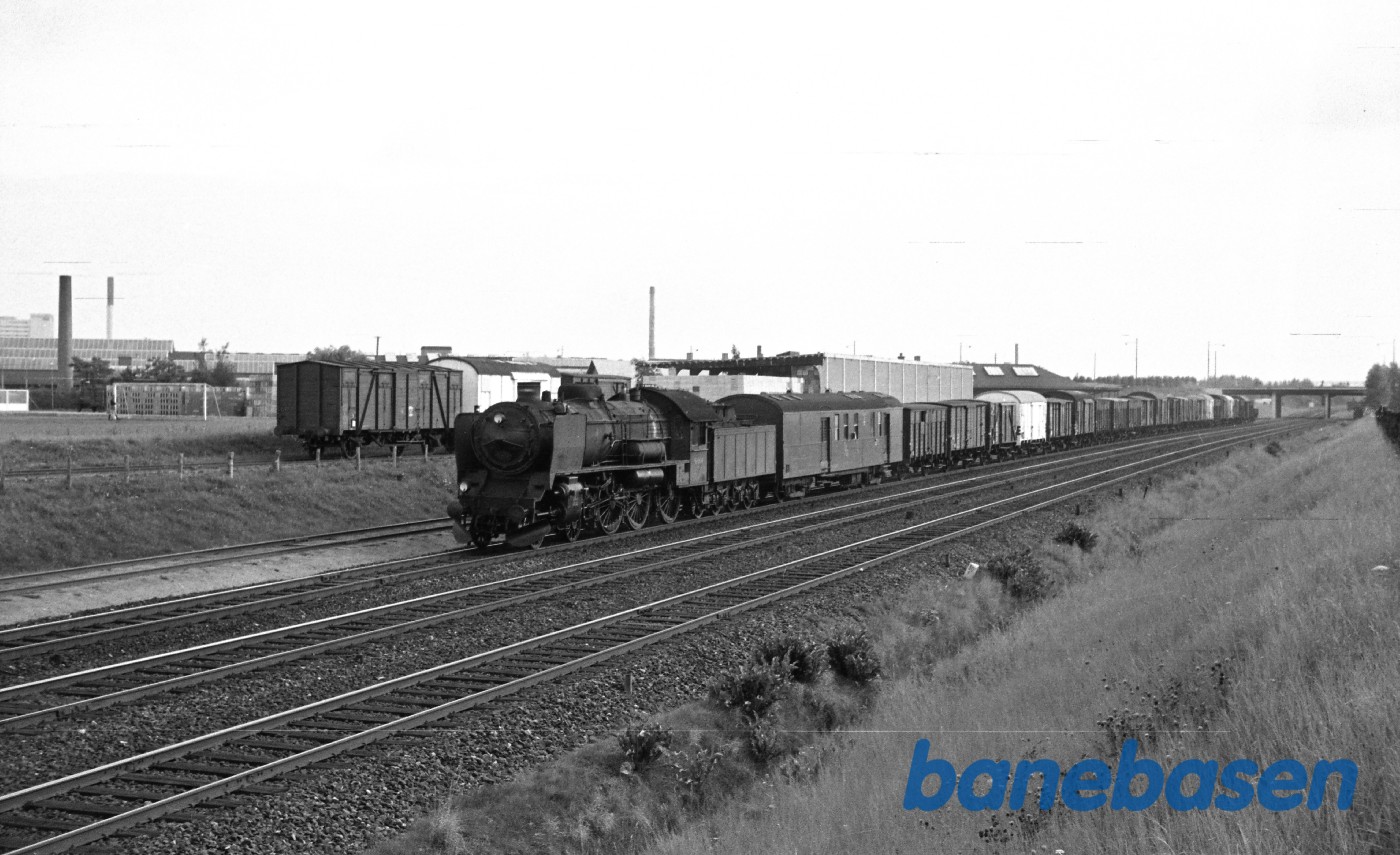 R 959 med godstog fra Fredericia under indkørsel R 959 med godstog fra Fredericia under indkørsel