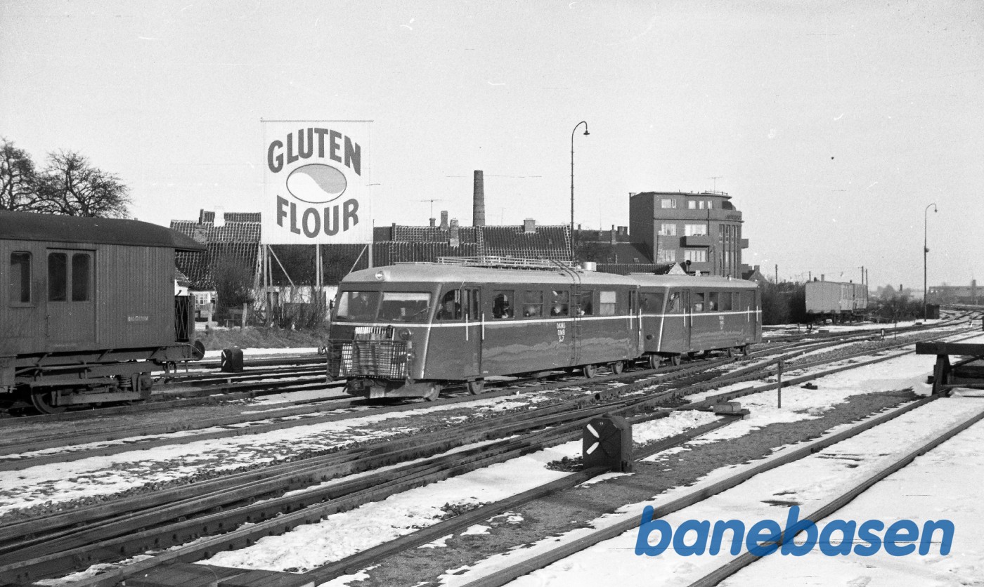 SM 7 + SP 7 under indkørsel fra Kerteminde SM 7 + SP 7 under indkørsel fra Kerteminde