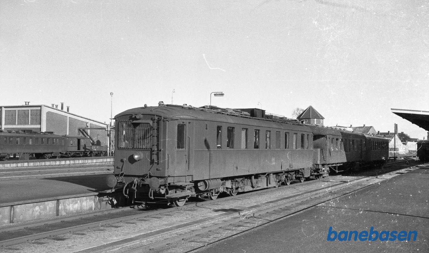 MD-motorvogn med 2 bogievogne til Middelfart MD-motorvogn med 2 bogievogne til Middelfart