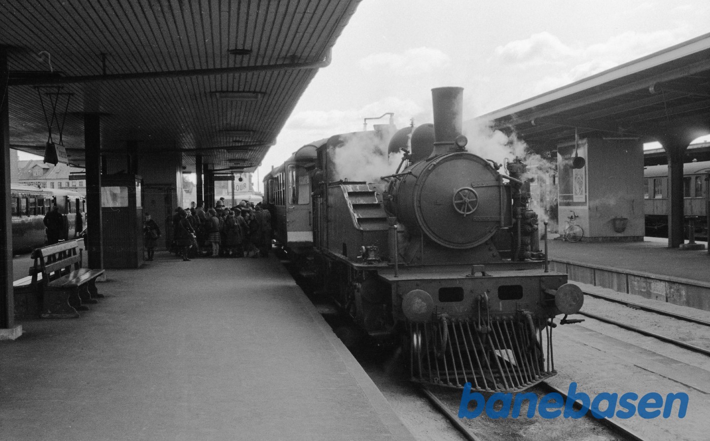 Damplokomotiv nr. 1 med persontog til Middelfart Damplokomotiv nr. 1 med persontog til Middelfart