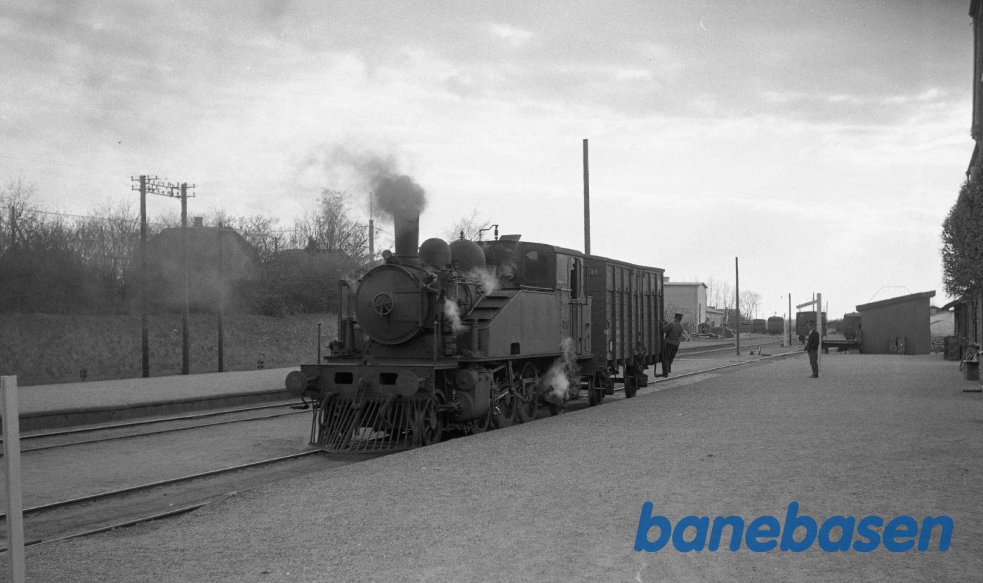 Damplokomotiv nr. 1 rangerer med NFJ QD 36 Damplokomotiv nr. 1 rangerer med NFJ QD 36
