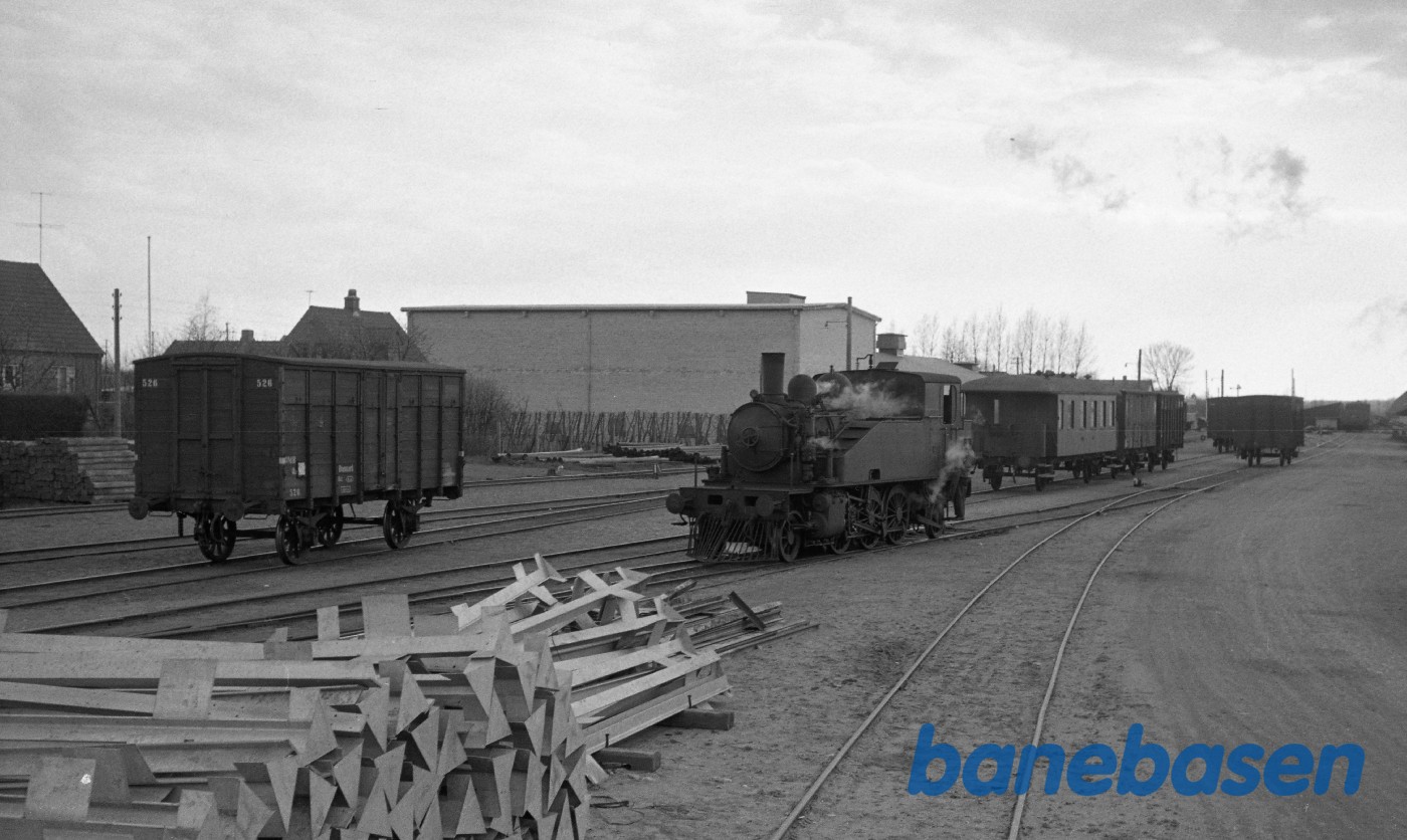 Damplokomotiv nr. 1 rangerer Damplokomotiv nr. 1 rangerer