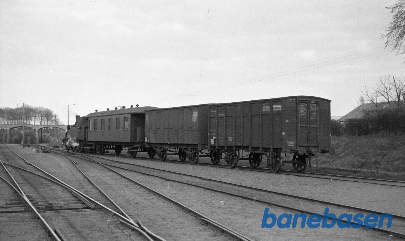 Damplokomotiv nr. 1 rangerer med godstog Damplokomotiv nr. 1 rangerer med godstog