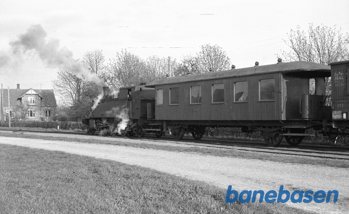 Damplokomotiv nr. 1 + B 1 Damplokomotiv nr. 1 + B 1