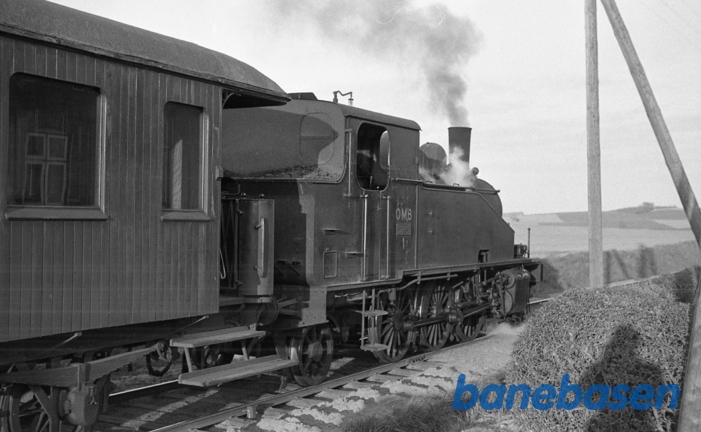 Damplokomotiv nr. 1 rangerer med godstog Damplokomotiv nr. 1 rangerer med godstog