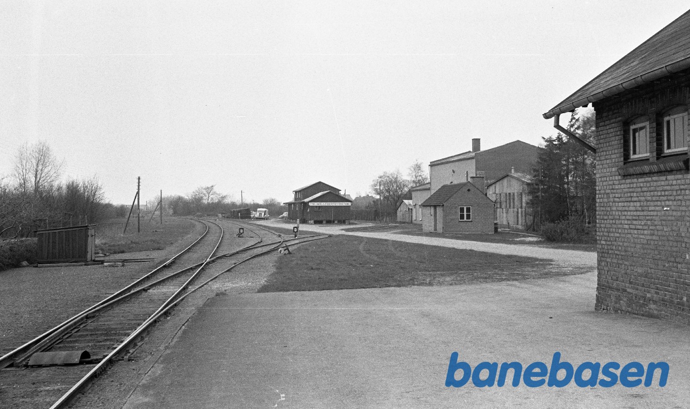 Ørbæk station, set mod nord Ørbæk station, set mod nord