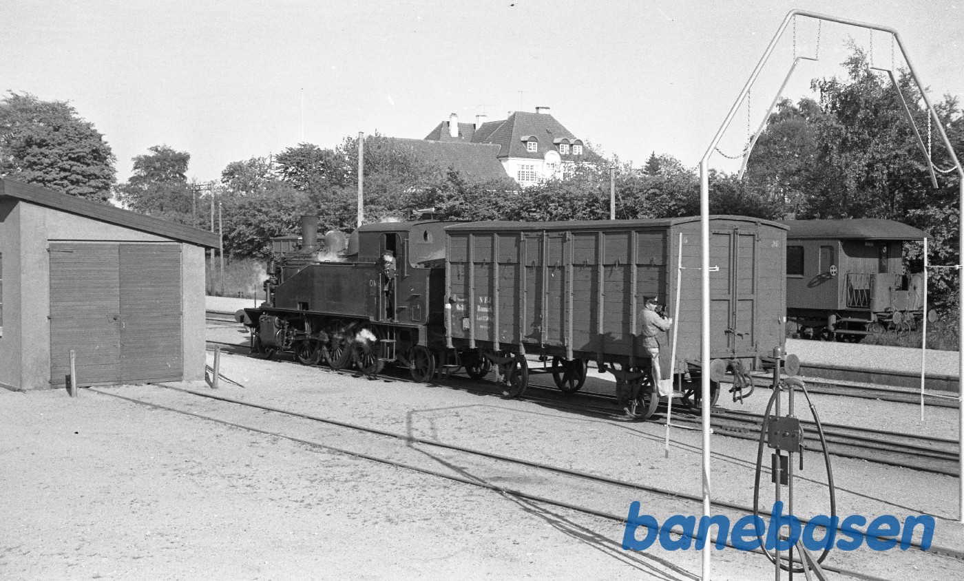 Damplokomotiv nr. 1 rangerer med NFJ QD 36 Damplokomotiv nr. 1 rangerer med NFJ QD 36