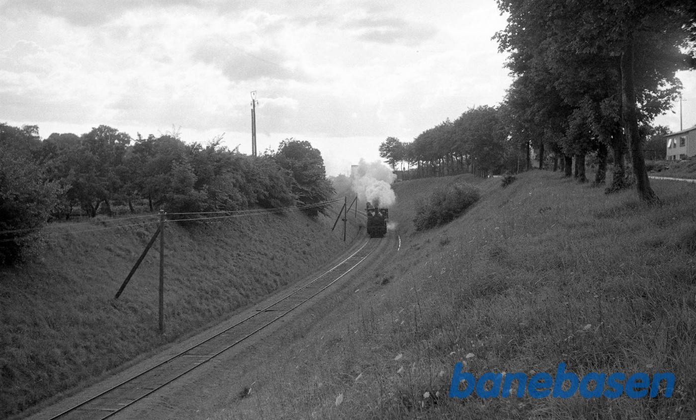 OKMJ nr. 15 med godstog OKMJ nr. 15 med godstog