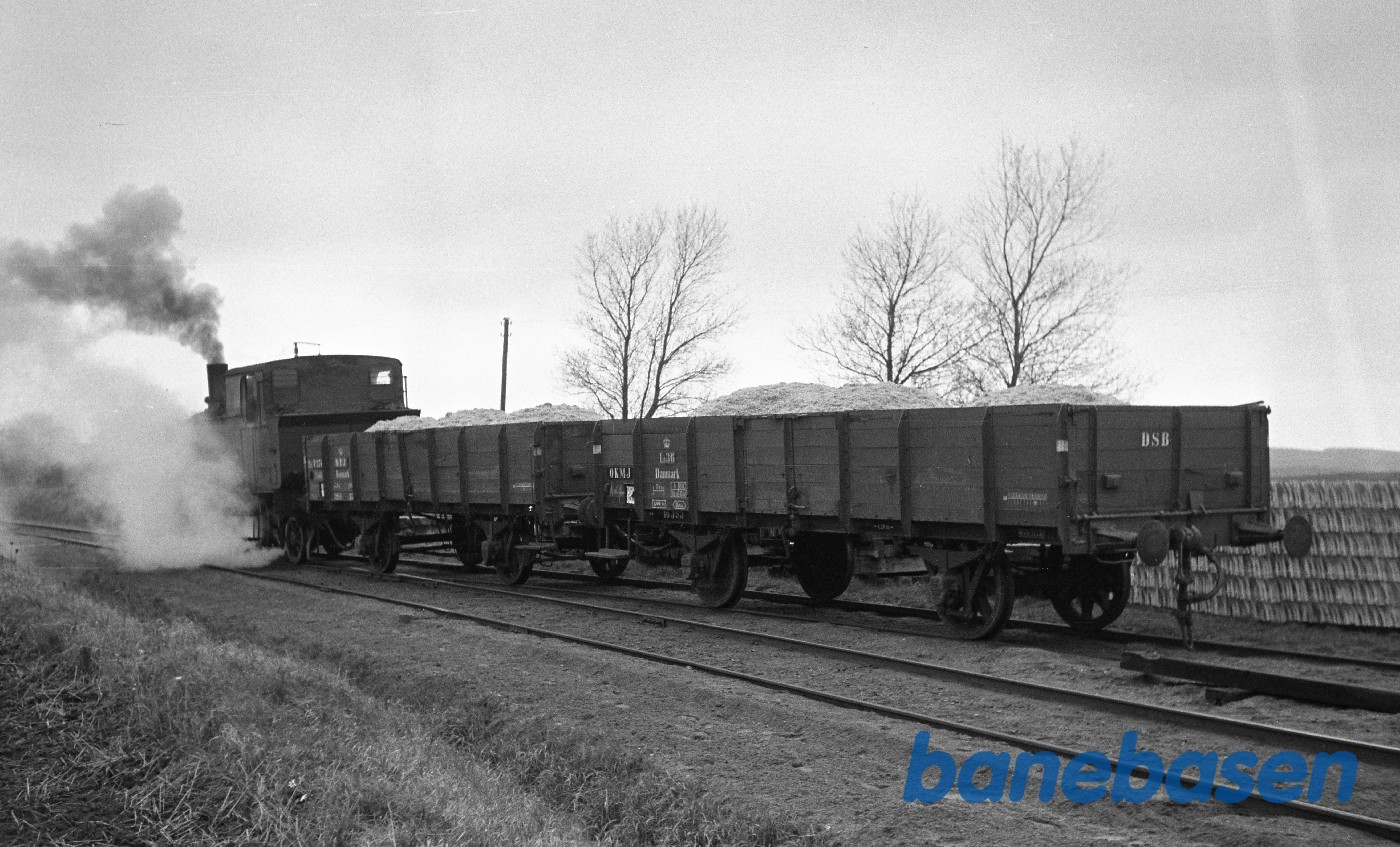 Damplokomotiv nr. 14 rangerer med godstog Damplokomotiv nr. 14 rangerer med godstog