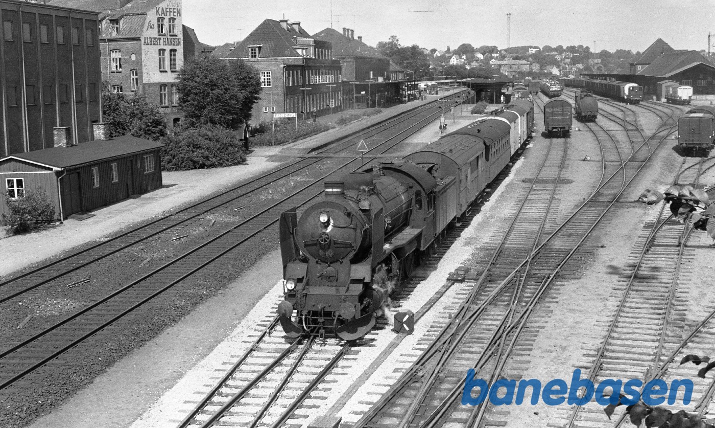 R 946 med godstog til Esbjerg R 946 med godstog til Esbjerg