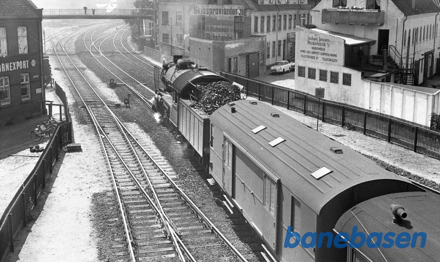 R 946 med godstog til Esbjerg R 946 med godstog til Esbjerg