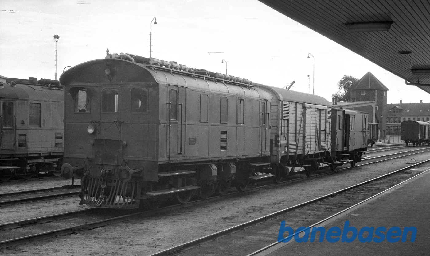 MV 10 med godstog til Bogense MV 10 med godstog til Bogense