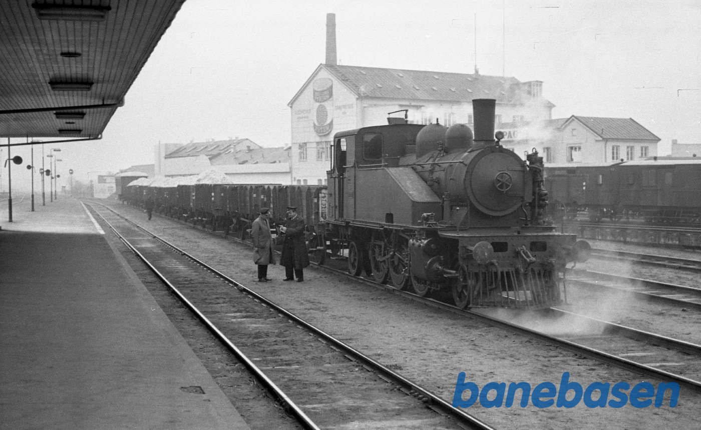 Damplokomotiv nr. 14 med godstog til Martofte Damplokomotiv nr. 14 med godstog til Martofte