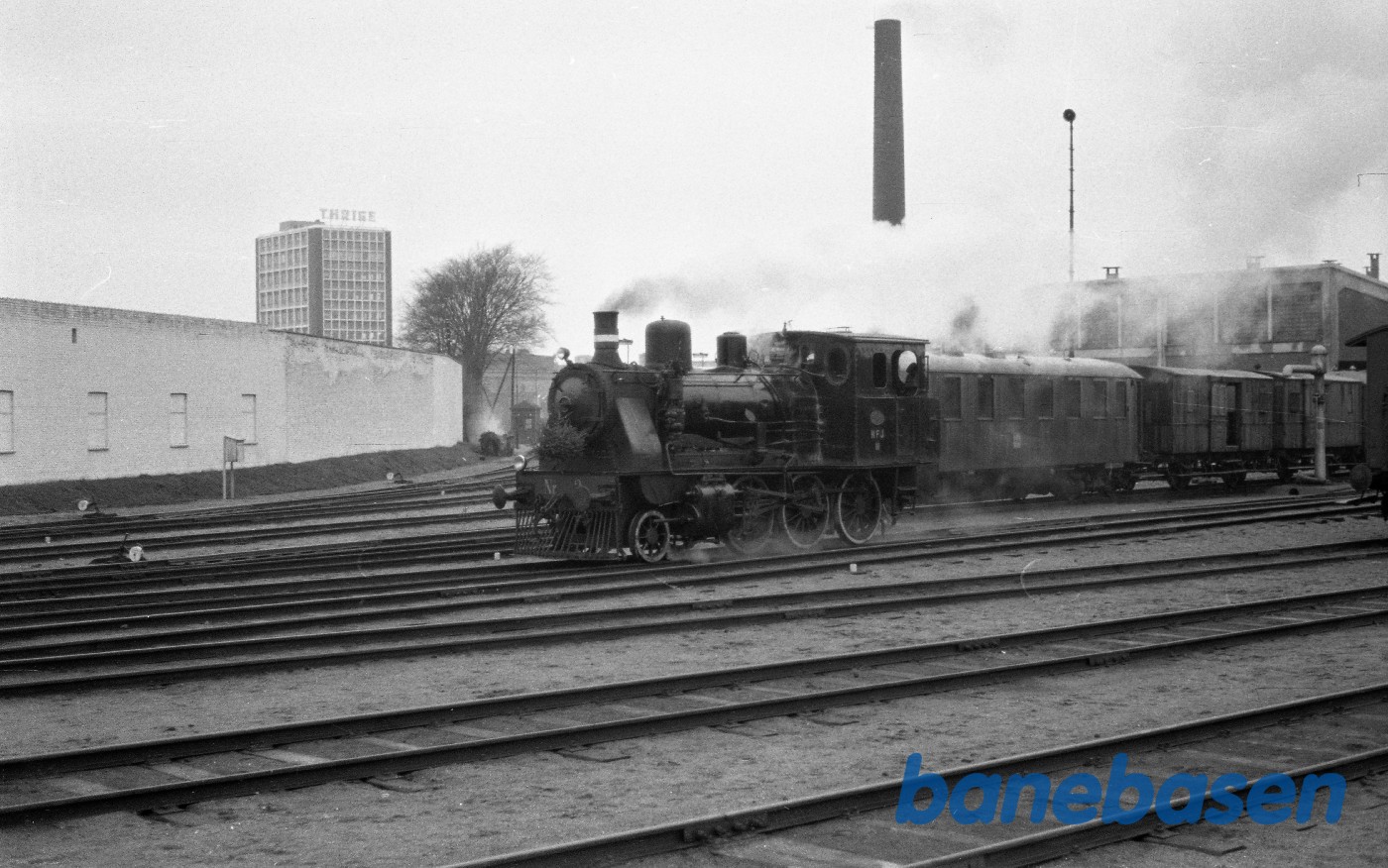 Damplokomotiv nr. 3 på vej til "nissetog" Damplokomotiv nr. 3 på vej til "nissetog"