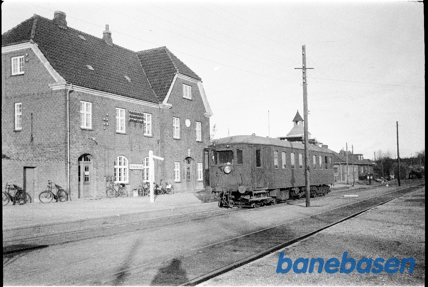 Stationsareal, m tog til Bogense Stationsareal, m tog til Bogense