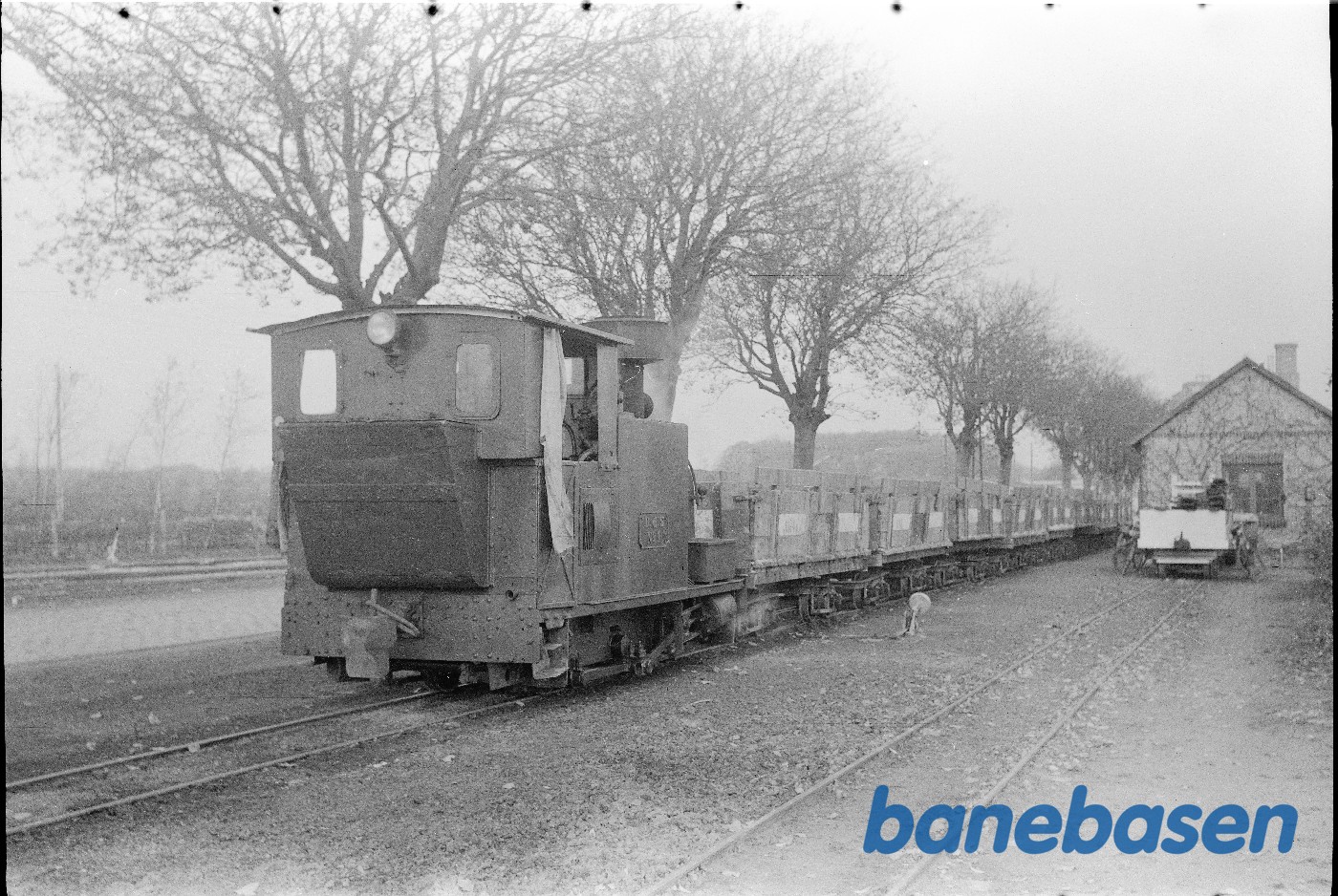 Damplokomotiv nr. 1 med tog Damplokomotiv nr. 1 med tog