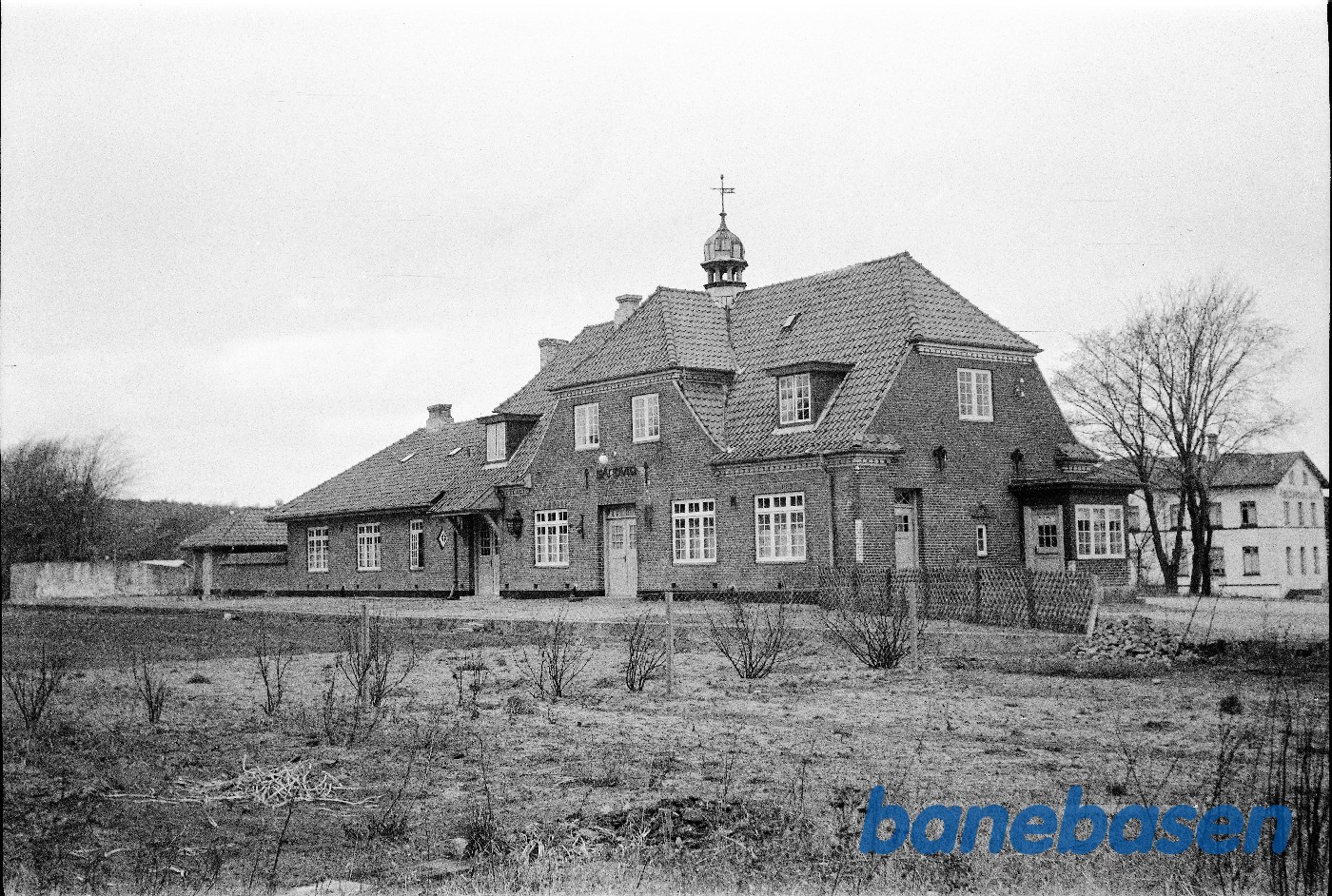 Hovedbygning, tidligere perronside Hovedbygning, tidligere perronside