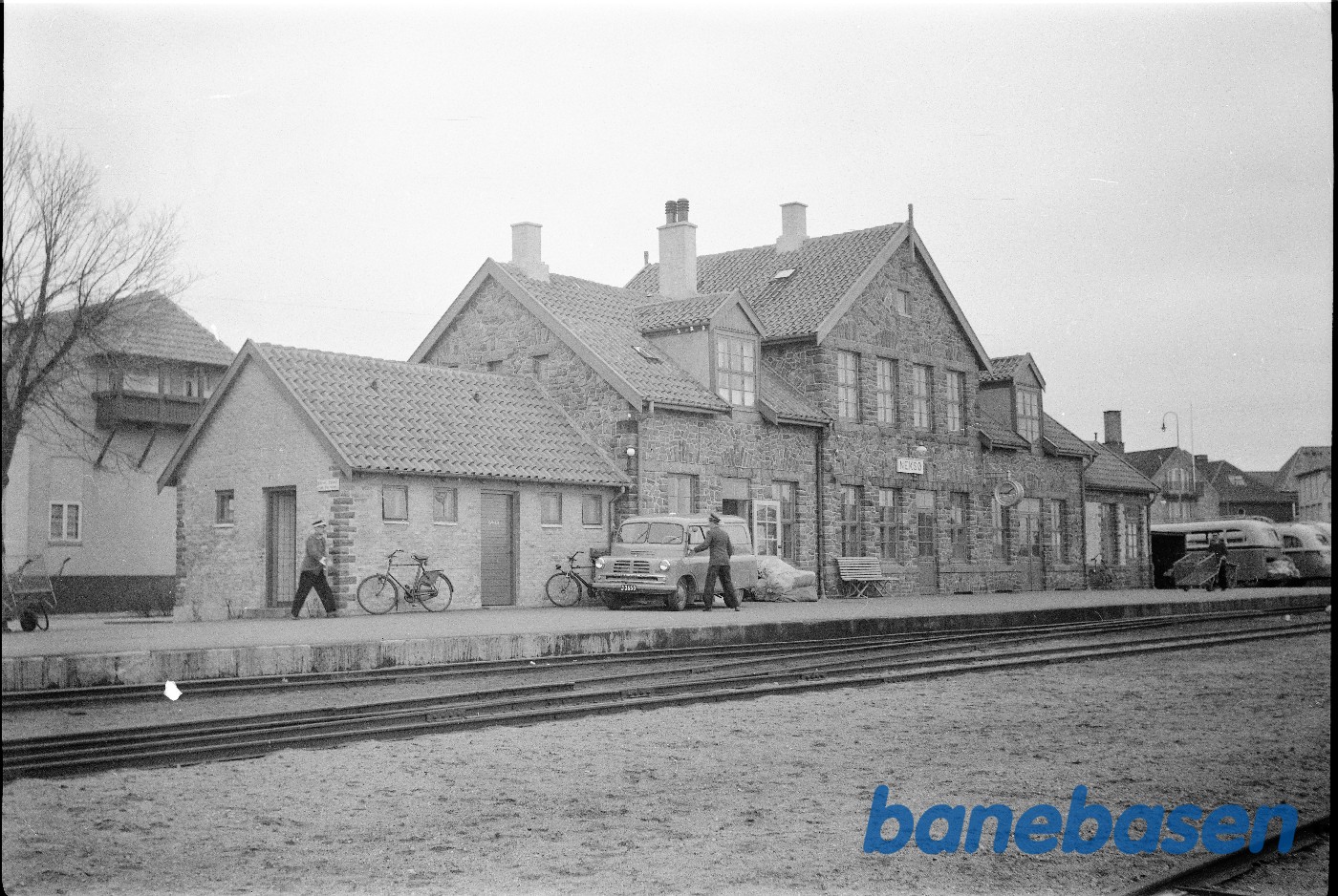 Hovedbygning, perronside Hovedbygning, perronside