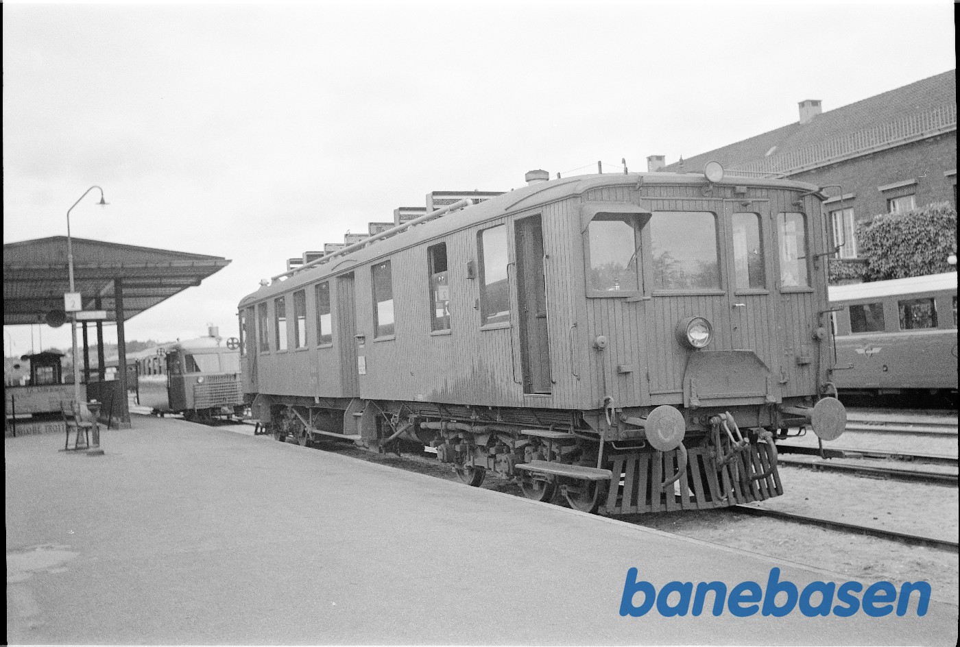 Tog med HBS DM 213 eller 214 Tog med HBS DM 213 eller 214