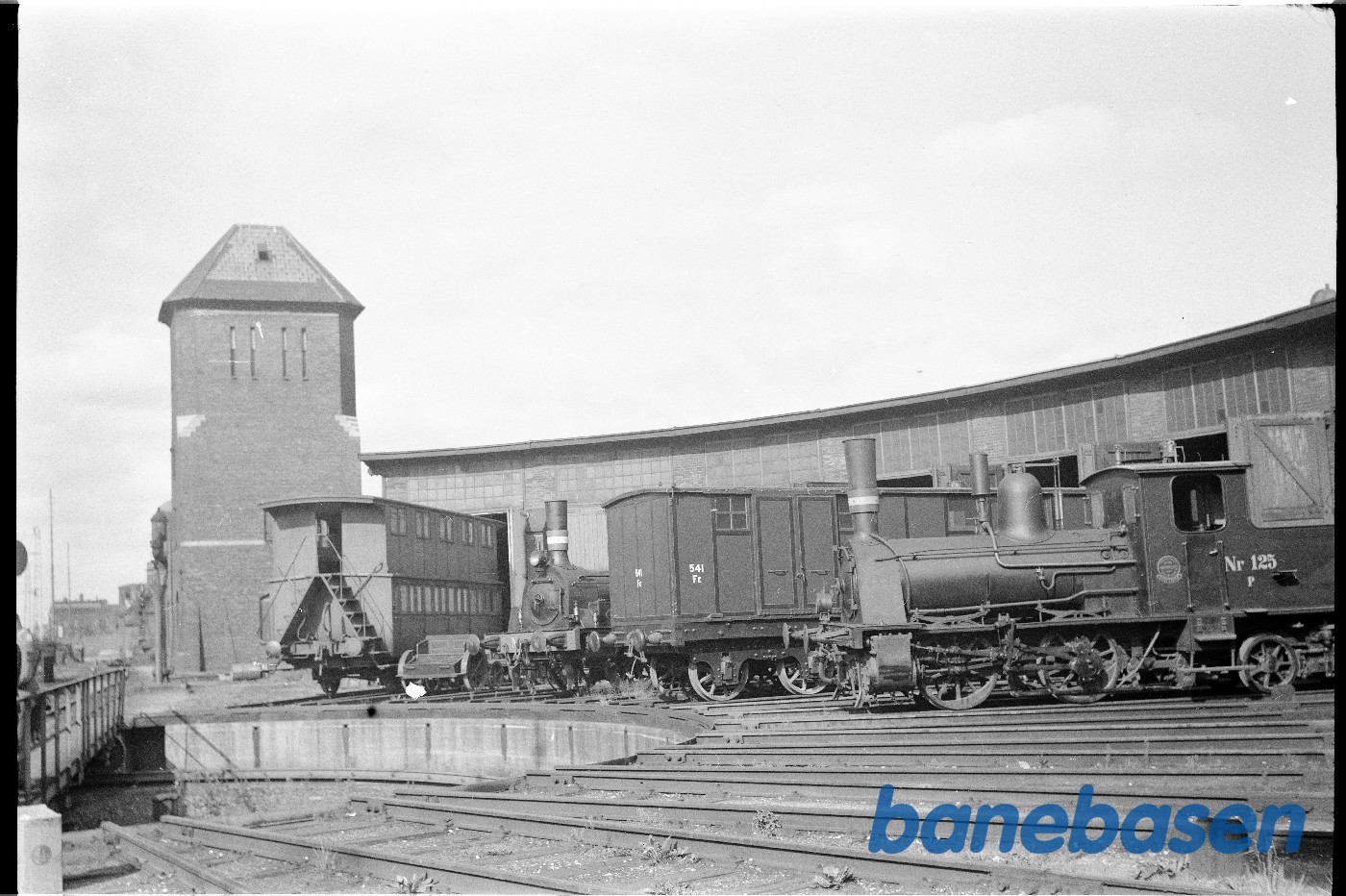 Visning af museumskøretøjer ved/i remise Visning af museumskøretøjer ved/i remise