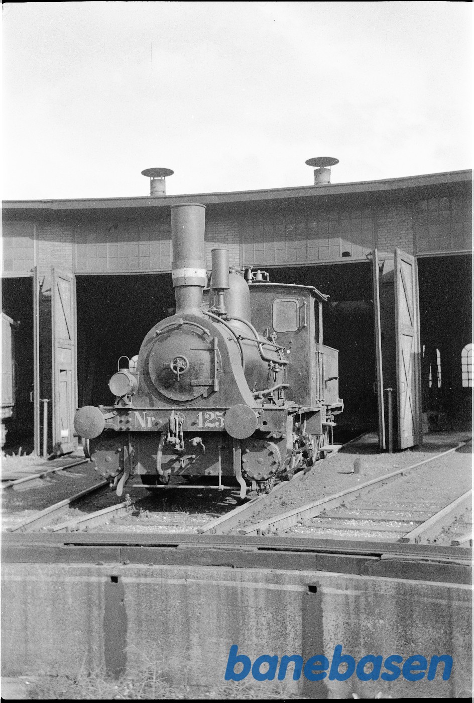 Visning af museumskøretøjer ved/i remise, P 125 front Visning af museumskøretøjer ved/i remise, P 125 front