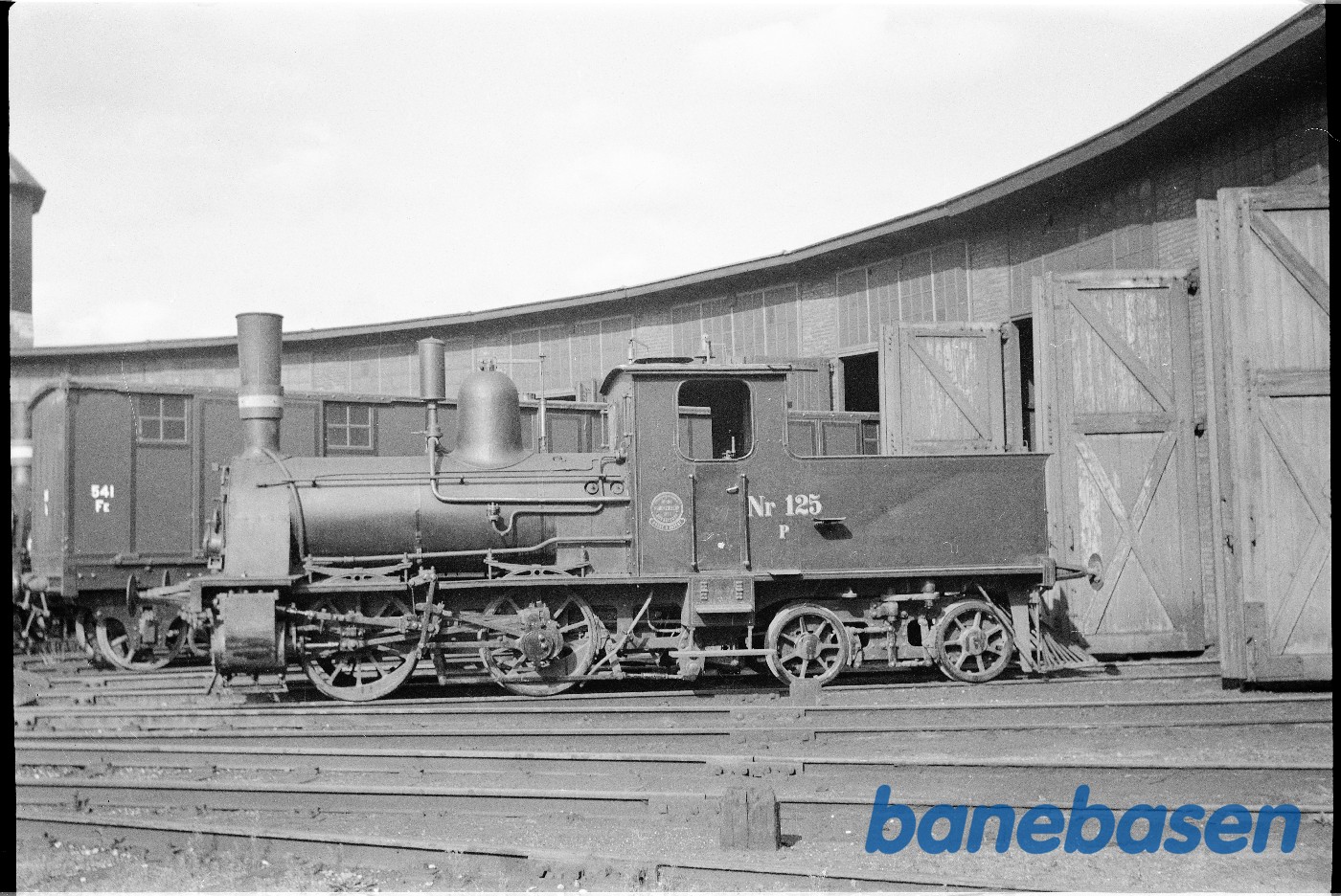 Visning af museumskøretøjer ved/i remise, P 125 sidevy Visning af museumskøretøjer ved/i remise, P 125 sidevy