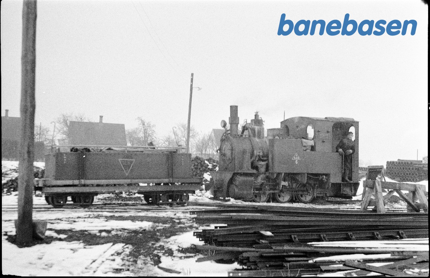 Billedet er taget på Horslunde Saftstation ved remisen eller på fabriksområdet Billedet er taget på Horslunde Saftstation ved remisen eller på fabriksområdet