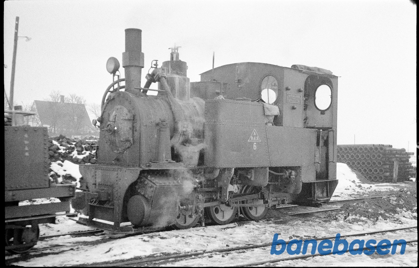 Billedet er taget på Horslunde Saftstation ved remisen eller på fabriksområdet Billedet er taget på Horslunde Saftstation ved remisen eller på fabriksområdet