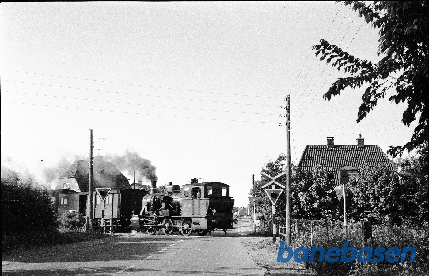 Tog med F 428 mellem Rødekro og Åbenrå Tog med F 428 mellem Rødekro og Åbenrå