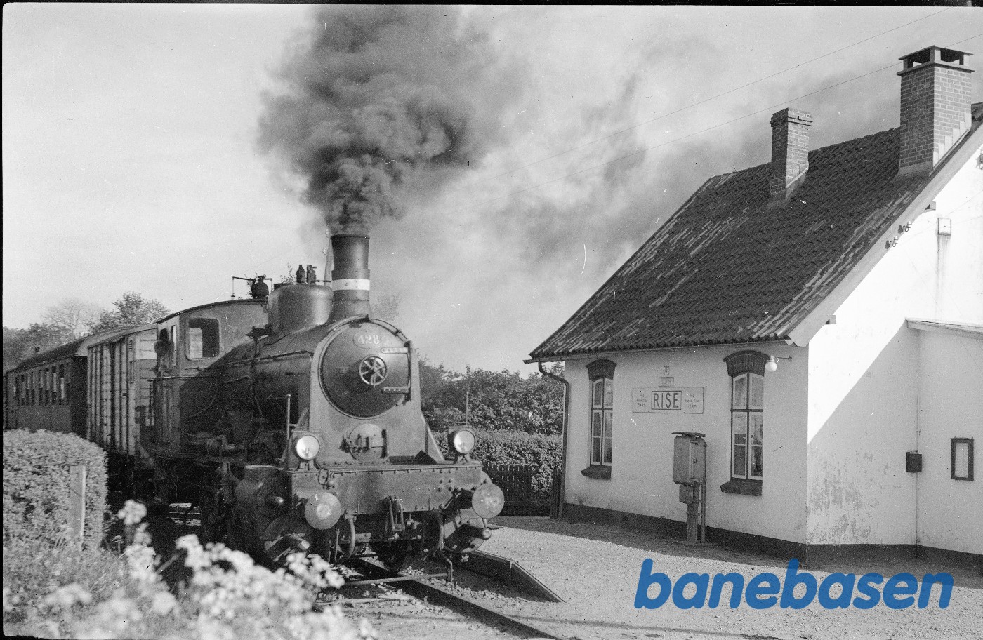 Tog med F 428 mellem Rødekro og Åbenrå Tog med F 428 mellem Rødekro og Åbenrå
