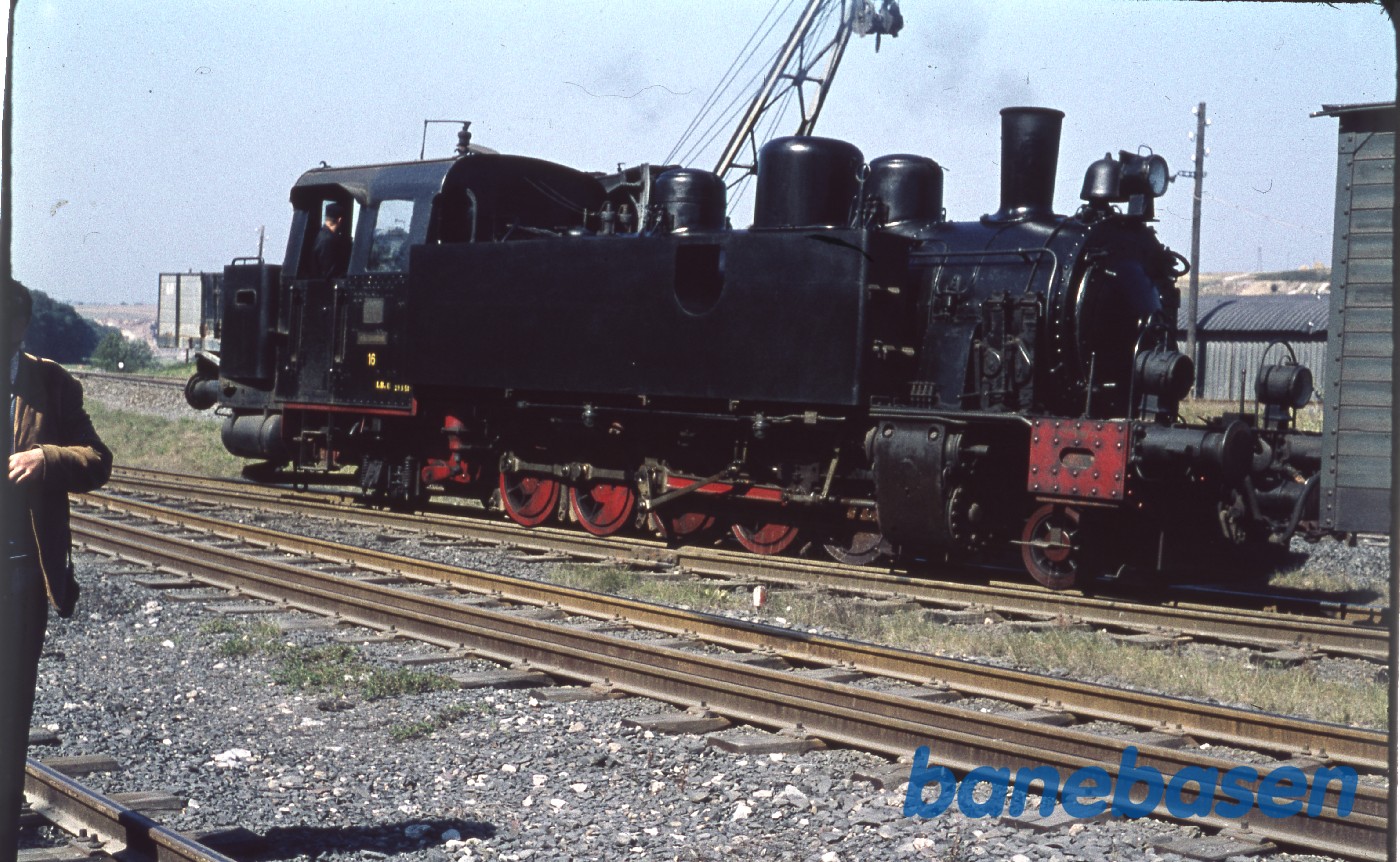 Stort 5-koblet damplokomotiv. OWL oplyser på billedet: Mennies Stort 5-koblet damplokomotiv. OWL oplyser på billedet: Mennies