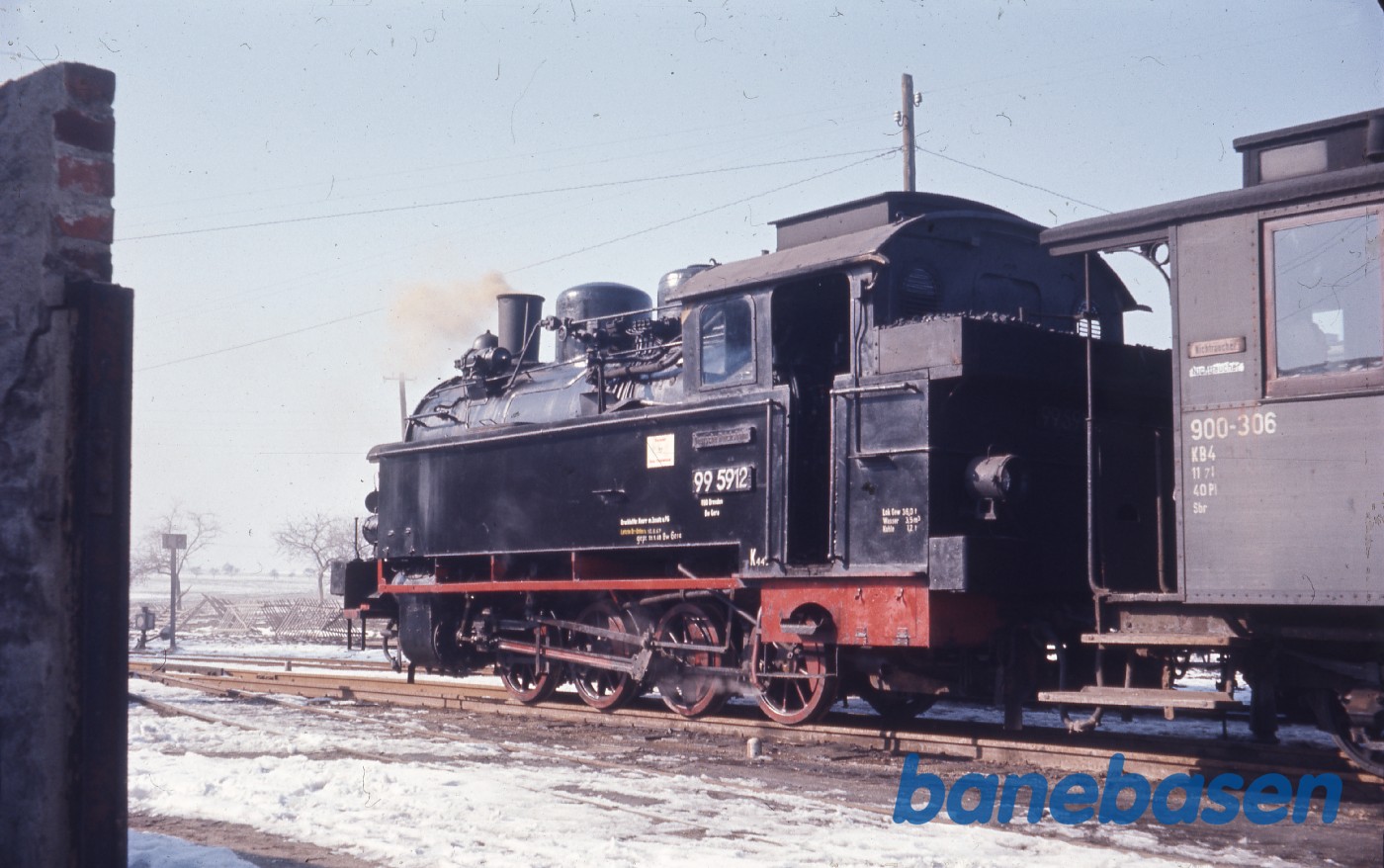 Damplokomotiv på depotet Damplokomotiv på depotet