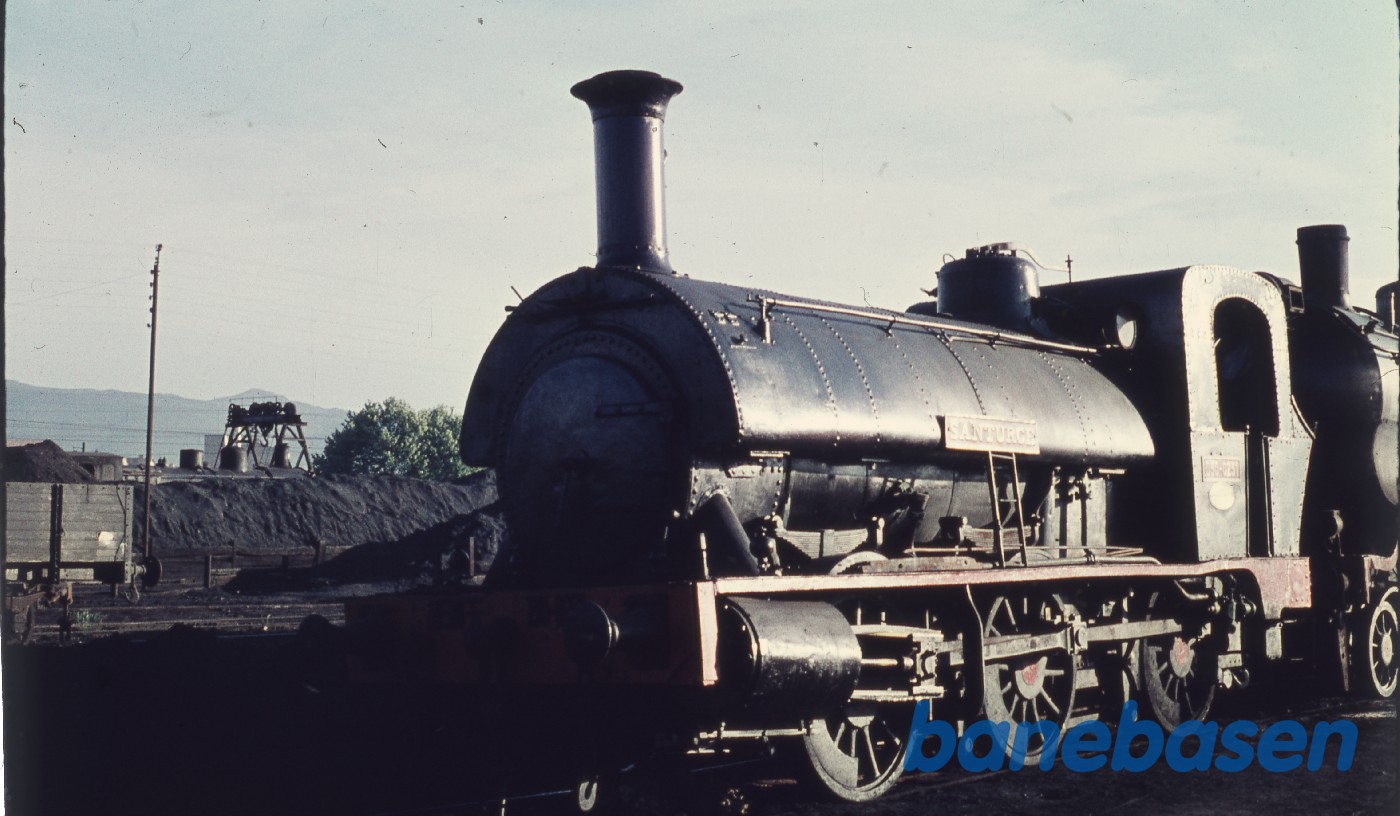 Damplokomotiv på maskindepotet Damplokomotiv på maskindepotet