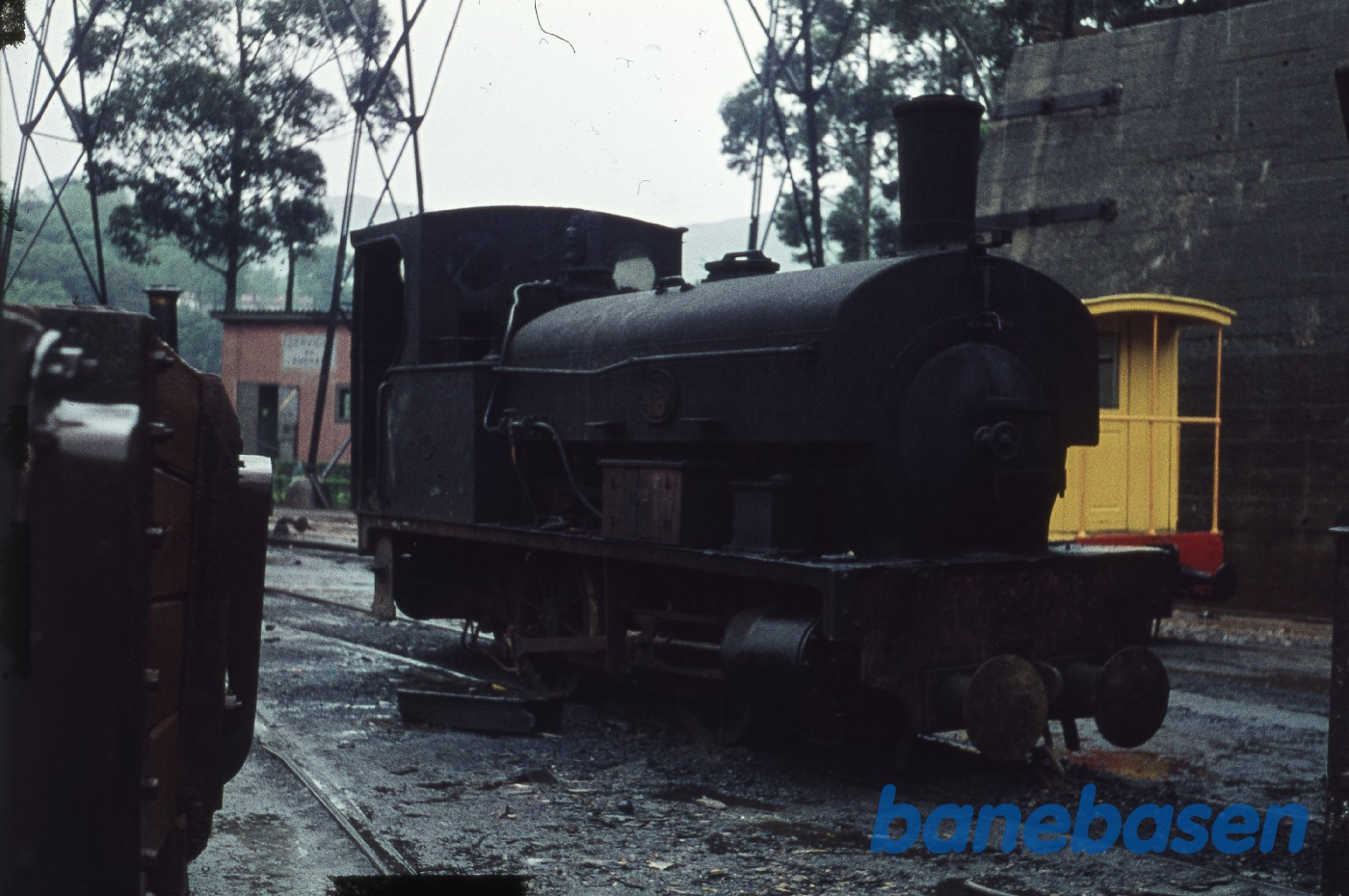 Damplokomotiv ved maskindepotet Damplokomotiv ved maskindepotet