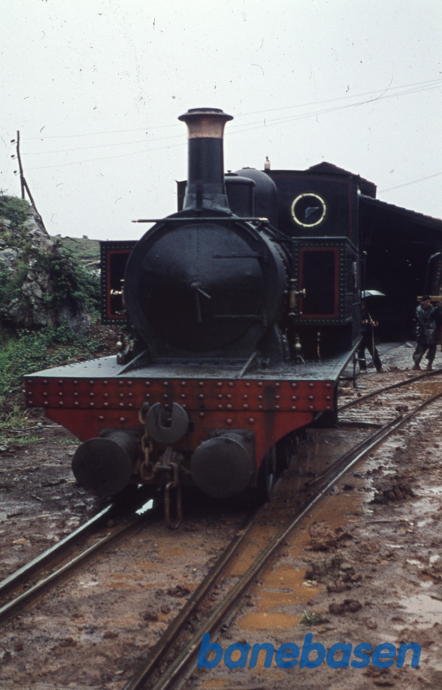 Damplokomotiv på maskindepotet Damplokomotiv på maskindepotet