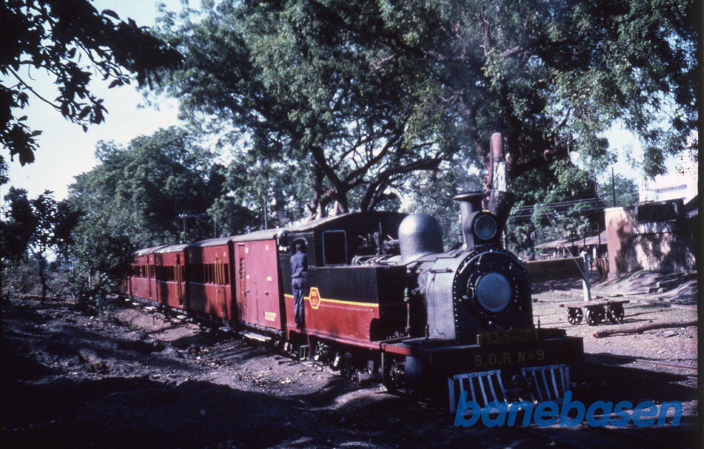 Der fyldes vand på lokomotivet Der fyldes vand på lokomotivet