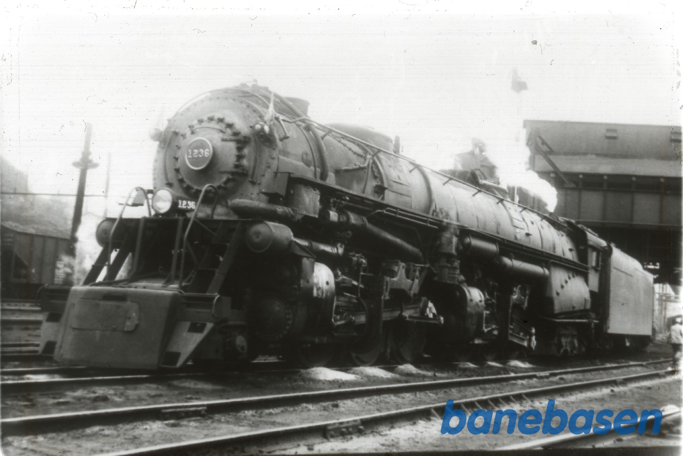 Lokomotivet er en Norfolk & Western class A, ved remisen Lokomotivet er en Norfolk & Western class A, ved remisen