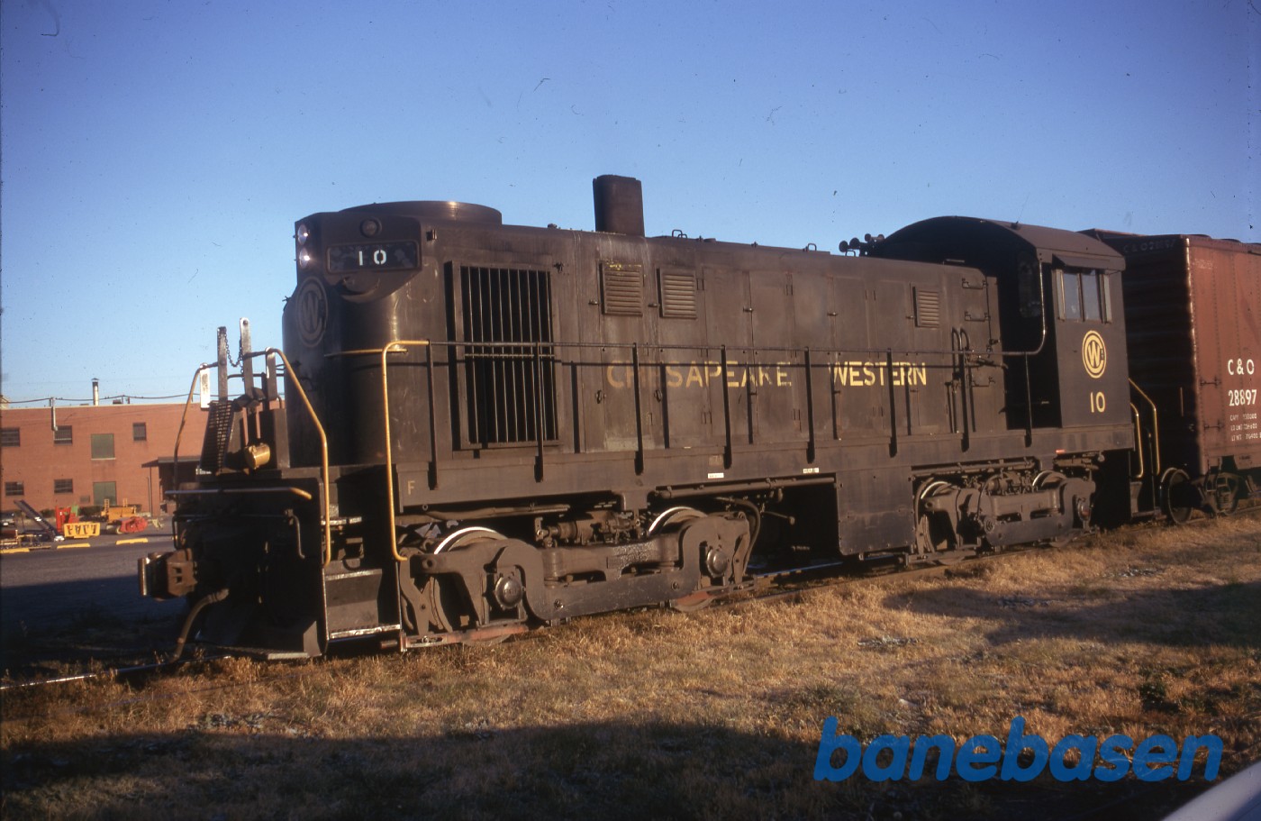 Diesellokomotiv set fra siden Diesellokomotiv set fra siden