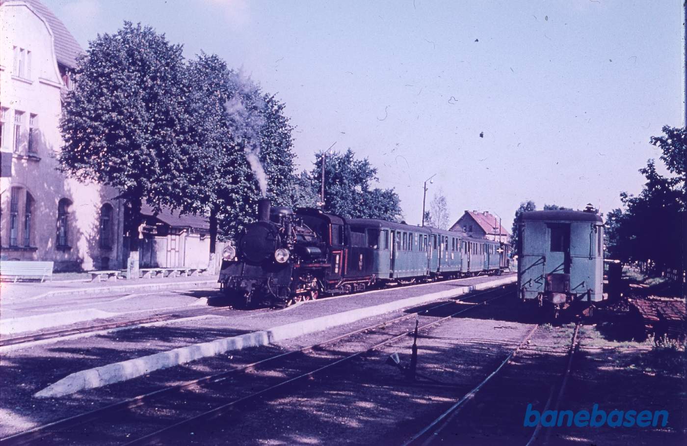 Damptoget holder klar til afgang