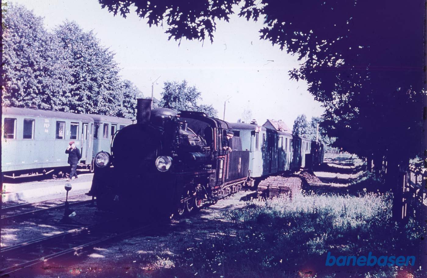 2 damptog på stationen