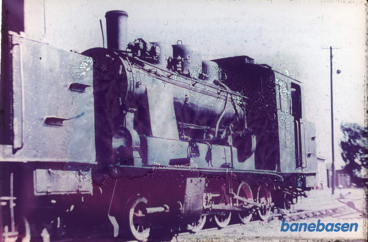 Damplokomotiv ved remisen