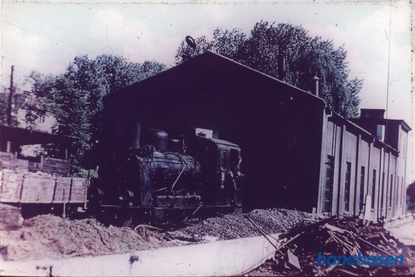 Damplokomotiv ved remisen