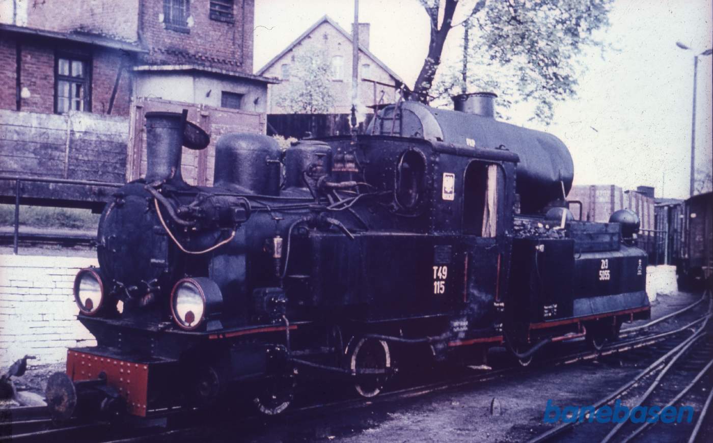 Der fyldes vand på lokomotivet