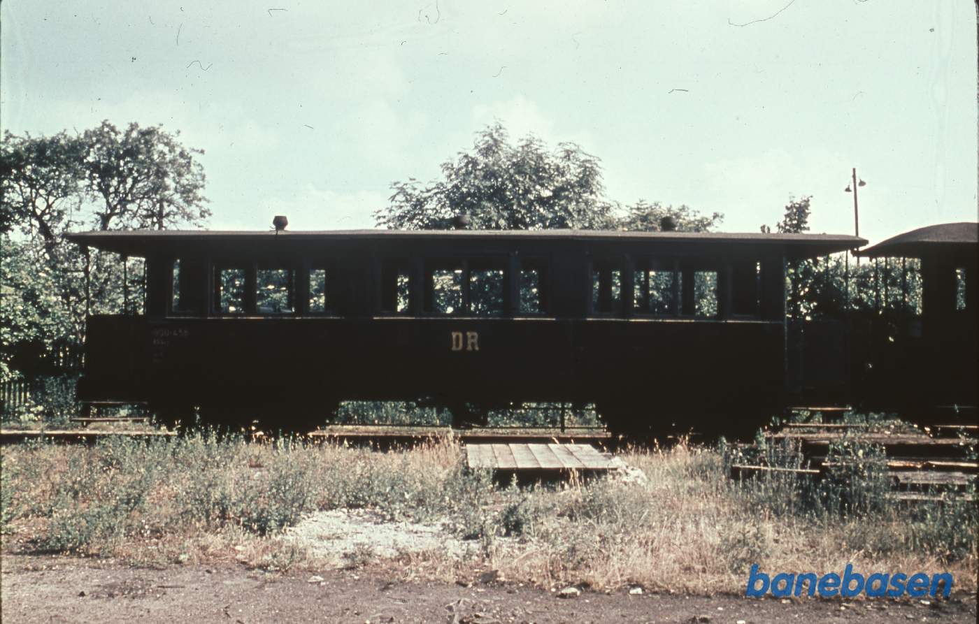 En personvogn i sidesporet