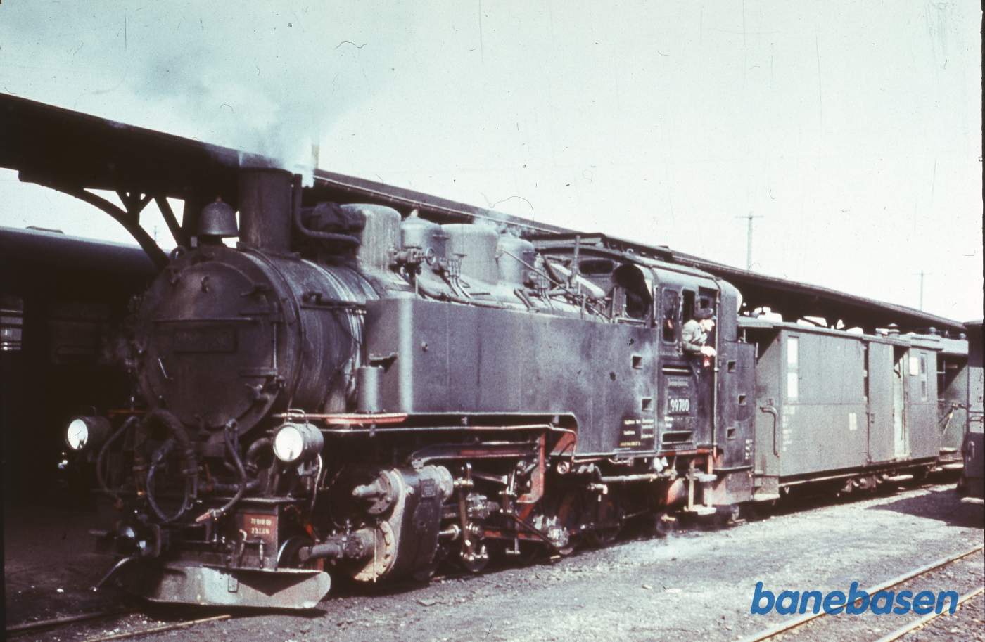 Damptoget holder klar til afgang