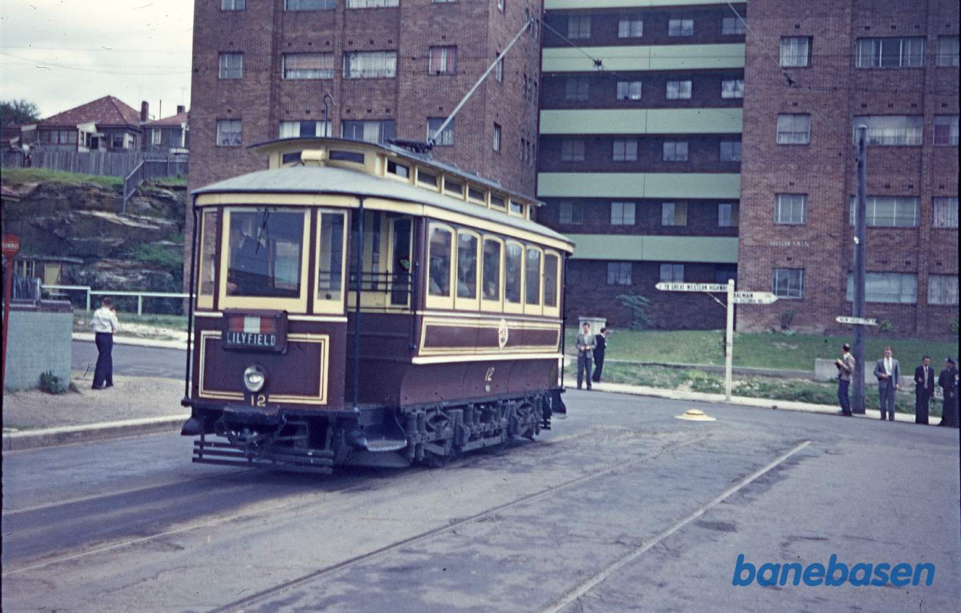 Sporvogne ved remisen