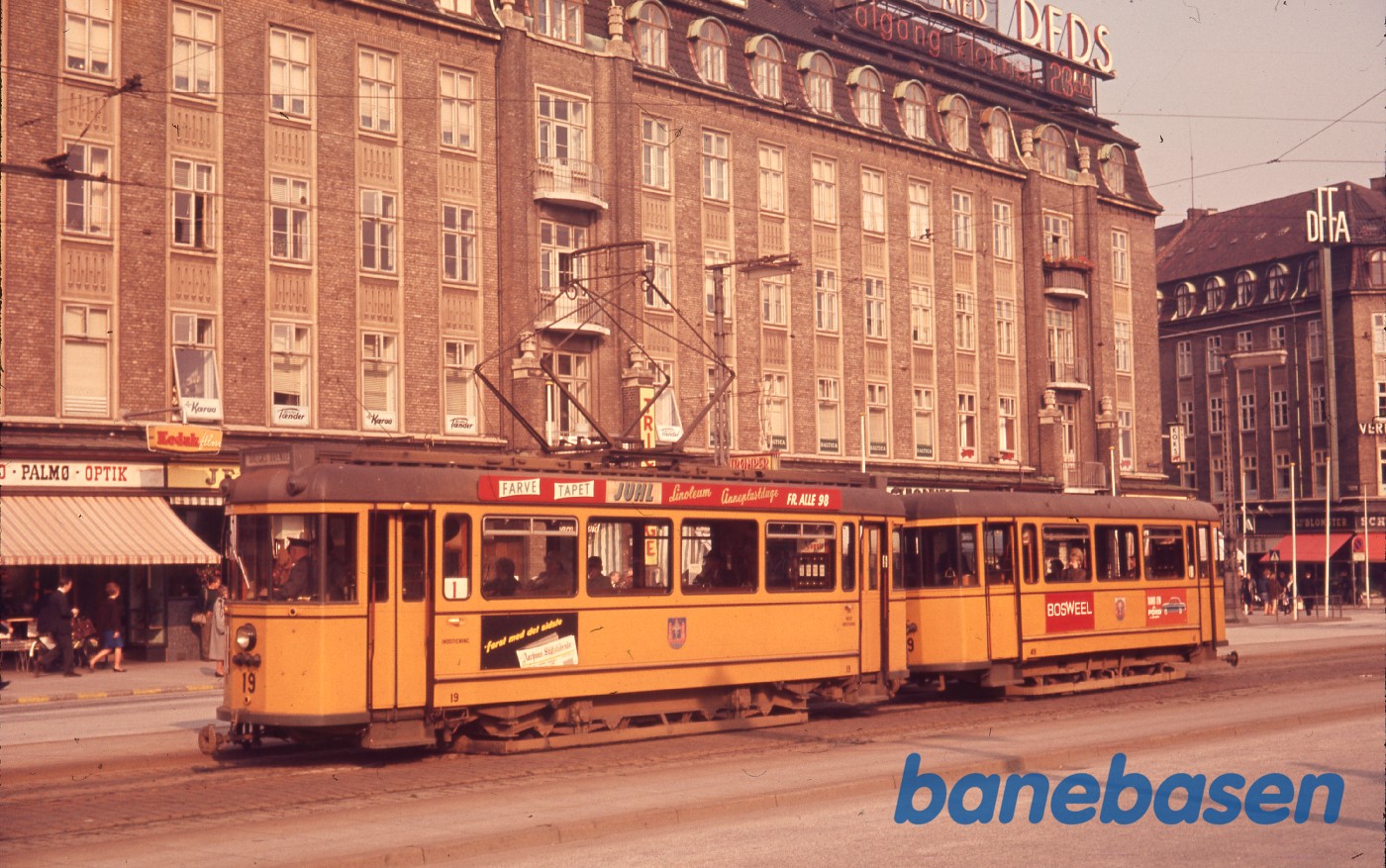 Sporvogn i gadebilledet Sporvogn i gadebilledet