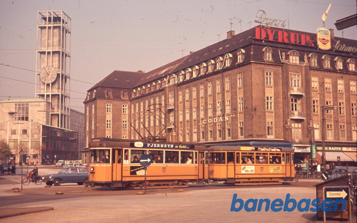 Sporvogn i gadebilledet Sporvogn i gadebilledet