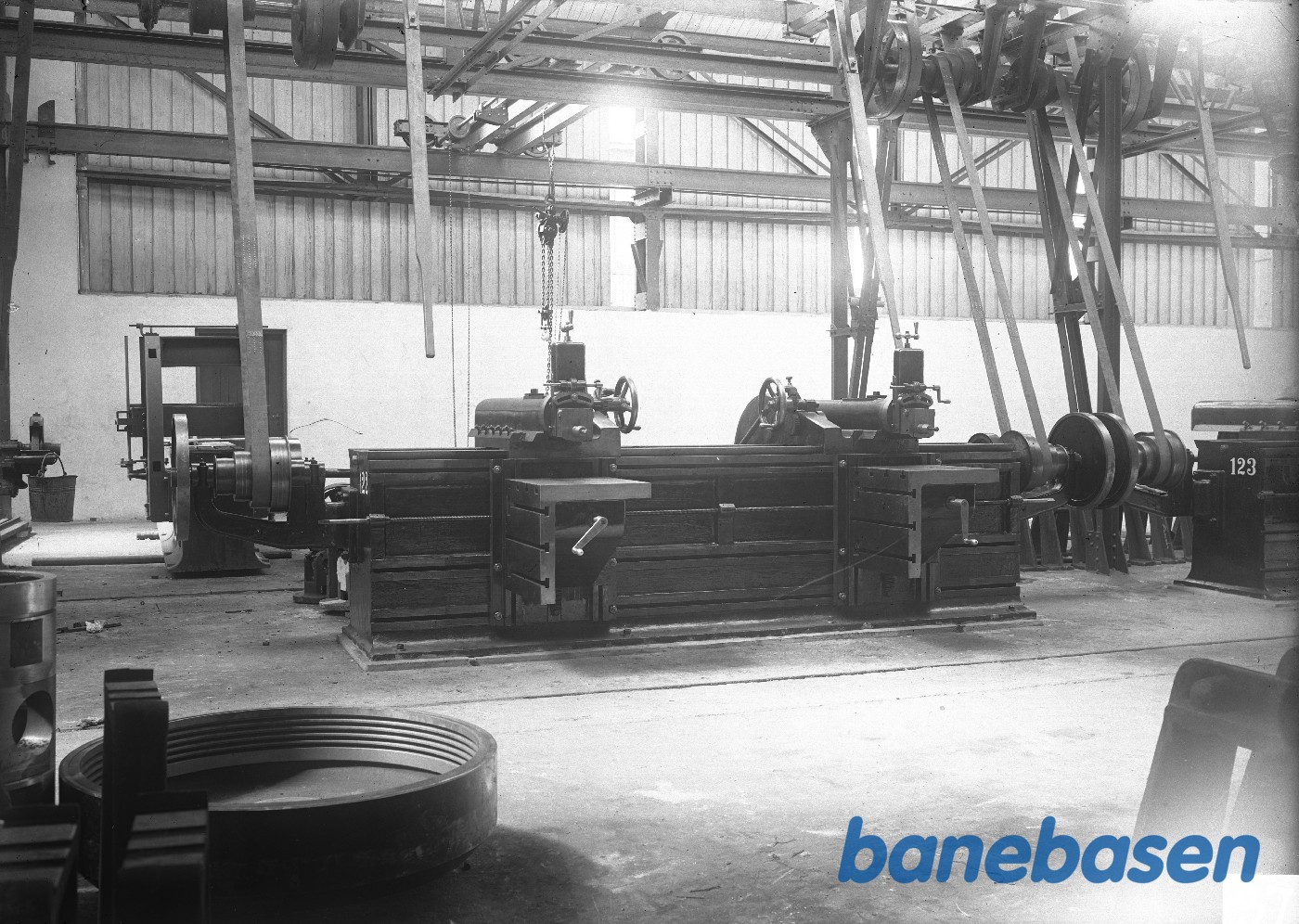 Drejebænk med remtræk Drejebænk med remtræk